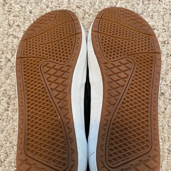 VANS Lizzie Shoe in Black - Picture 9 of 10